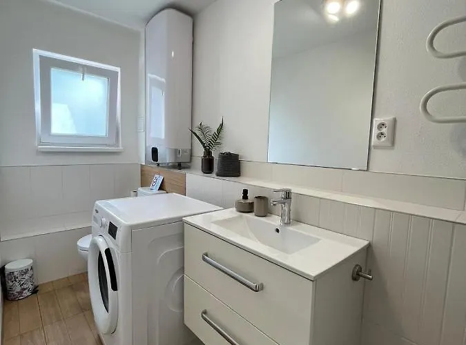 Amira Apartman